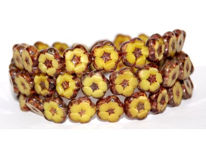 Flowers 14mm - Table cut beads