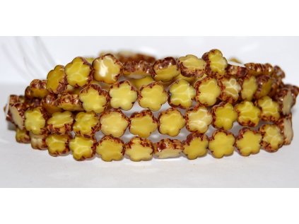 Flowers 10mm - Table cut beads