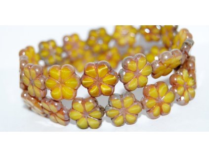 Flowers 15mm -6- Table cut beads