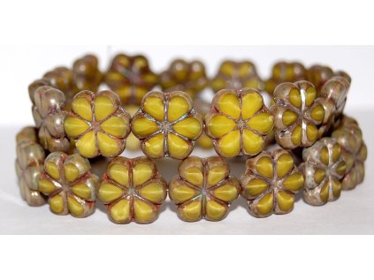 Flowers 15mm -6- Table cut beads