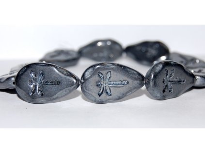 Dragonfly on the leaf