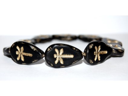 Dragonfly on the leaf