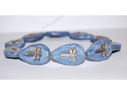 Dragonfly on the leaf