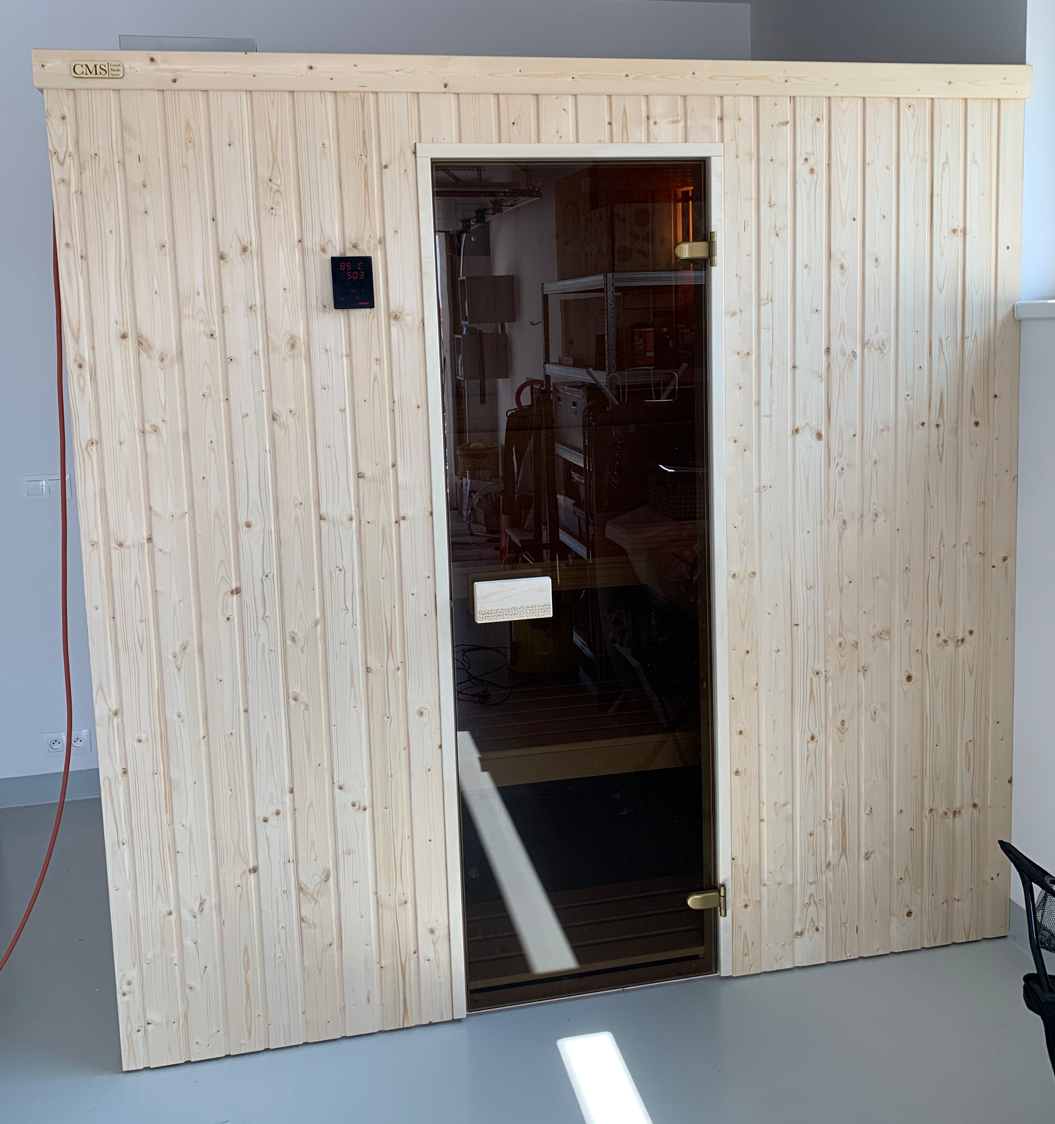 smrková finská sauna na míru o rozměrech 200x200cm