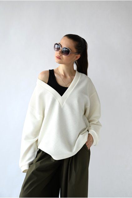 Oversize V-neck svetr krémová