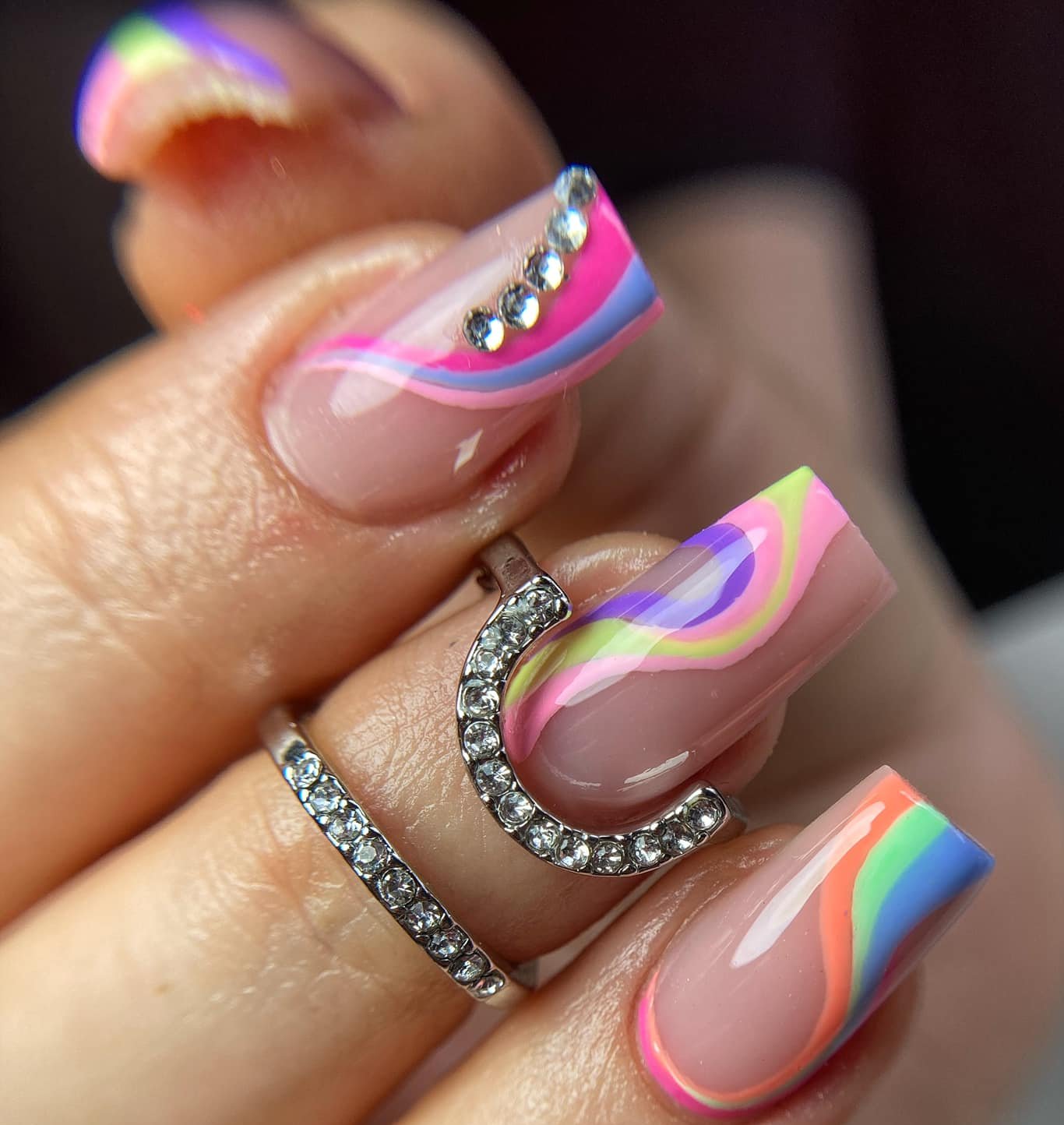 Letné nechty: Farebné UV gély, ktoré musíte vyskúšať!