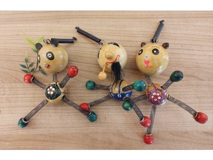 Dřevěná hračka na pérku