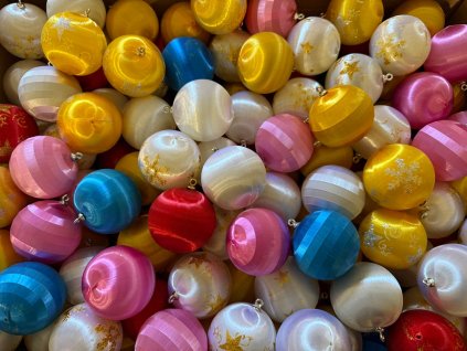 Vánoční ozdoba koule, cca 6cm, mix druhů - náhodný výběr