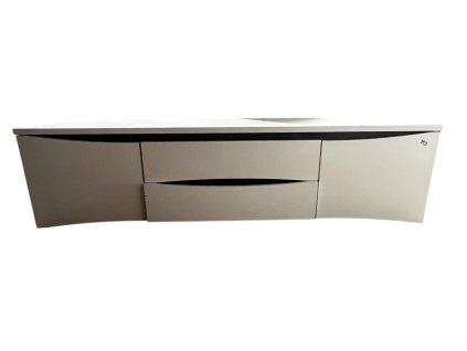 TV stolek s vyřezanými úchyty