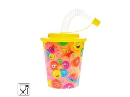 Plastový hrnek s trubičkou a víčkem