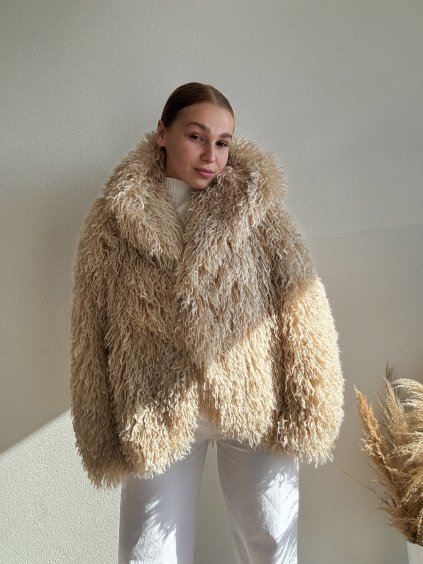 KOŽUCH S KAPUCŇOU FLUFF - KREMOVÁ