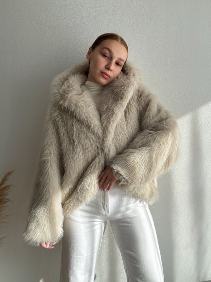 KOŽUCH S KAPUCŇOU NINA - KRÉMOVÁ