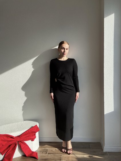 ŠATY SO ZLATOU SPONOU ESME - ČIERNA