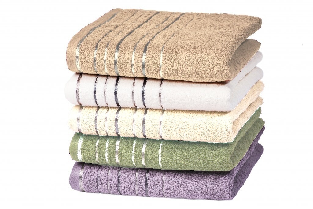 Osuška Zara 70x140 cm hrášková