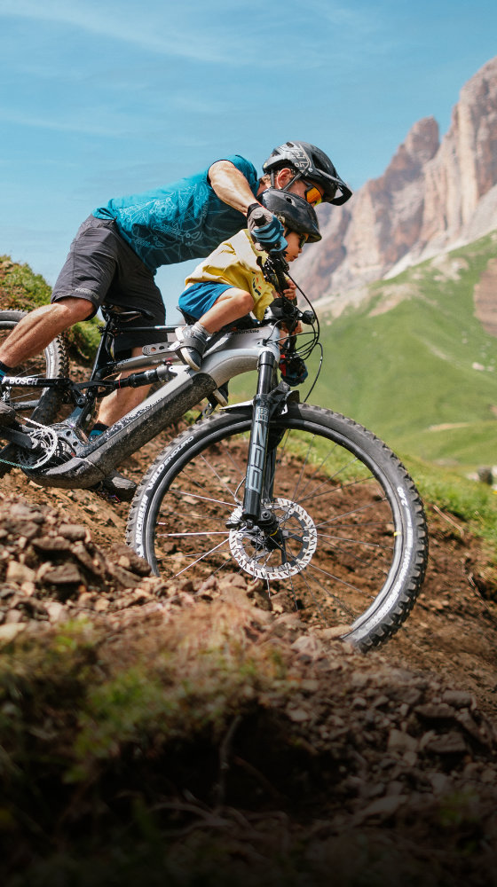 Celoodpružená elektrokola Cannondale
