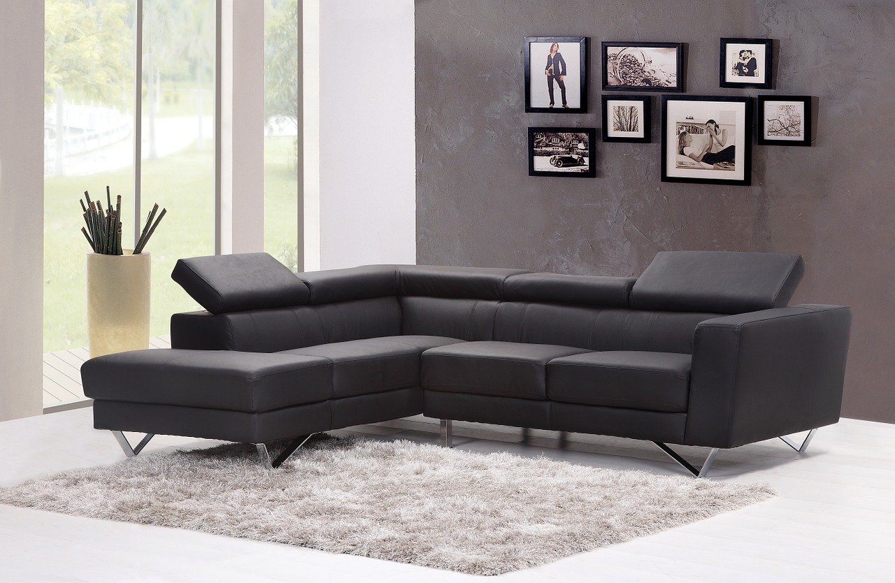 Moderní obývací pokoj – základem je správný gauč
