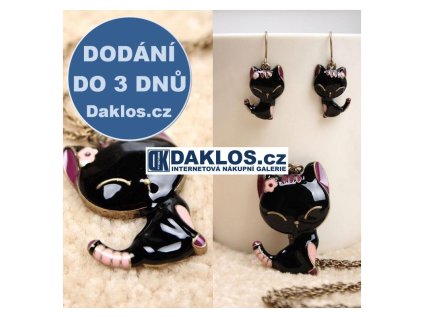 set nahrdelniku privesku a nausnic ve tvaru kocky