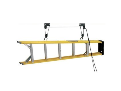 zvedak a drzak stresniho boxu kola lyzi a zebriku ke stropu