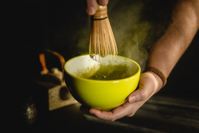 Matcha: Proč je takovým fenoménem a jak se liší od klasického zeleného čaje?