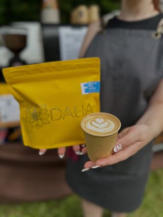 Už tento víkend 28.2.- 1.3. se vidíme na Slavnostech moravského uzeného a vína v Brně. Kdo se k nám zastaví na kávičku? ☕️