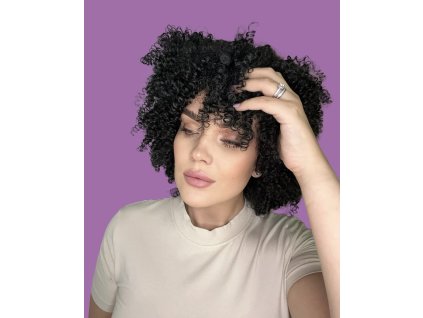 Kudrnatá černá paruka Yolanda