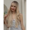 Dlouhá písčitá blond vlnitá paruka Christina s tmavým odrostem