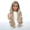 Dlouhá popelavá blond vlnitá paruka Padma s přirozeným stínováním a se síťkou (lace front)