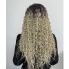 781 2 blond kudrnata paruka carmen s tmavymi korinky a se sitkou lace front