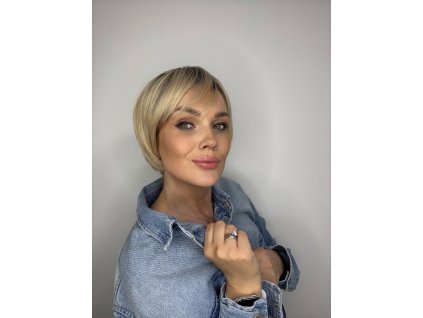 Zářívá blond mikádo paruka Sasha s ofinou