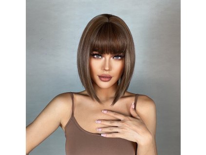 Elegantní hnědá mikádo paruka Elish s blond melíry a ofinou