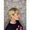 Zlatá blond pixie paruka z pravých a umělých vlasů Candy