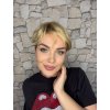 Zlatá blond pixie paruka z pravých a umělých vlasů Candy