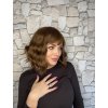 Čokoládově hnědá vlnitá mikádo paruka Tris s ofinou