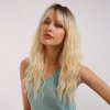 Blond vlnitá paruka Marina s tmavými kořínky