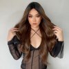 Dlouhá vlnitá hnědá paruka Nora se síťkou (lace front)