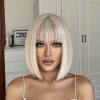 Elegantní platinová blond mikádo paruka Paris s ofinou
