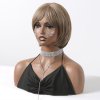 Krátká popelavá blond paruka Maxima s melírováním