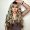 Vlnitá popelavá blond paruka Helena s hnědými konečky