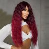 Rubínově červená dlouhá vlnitá paruka Ruby s tmavými kořínky
