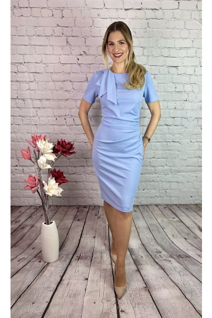 Bledomodré puzdrové šaty