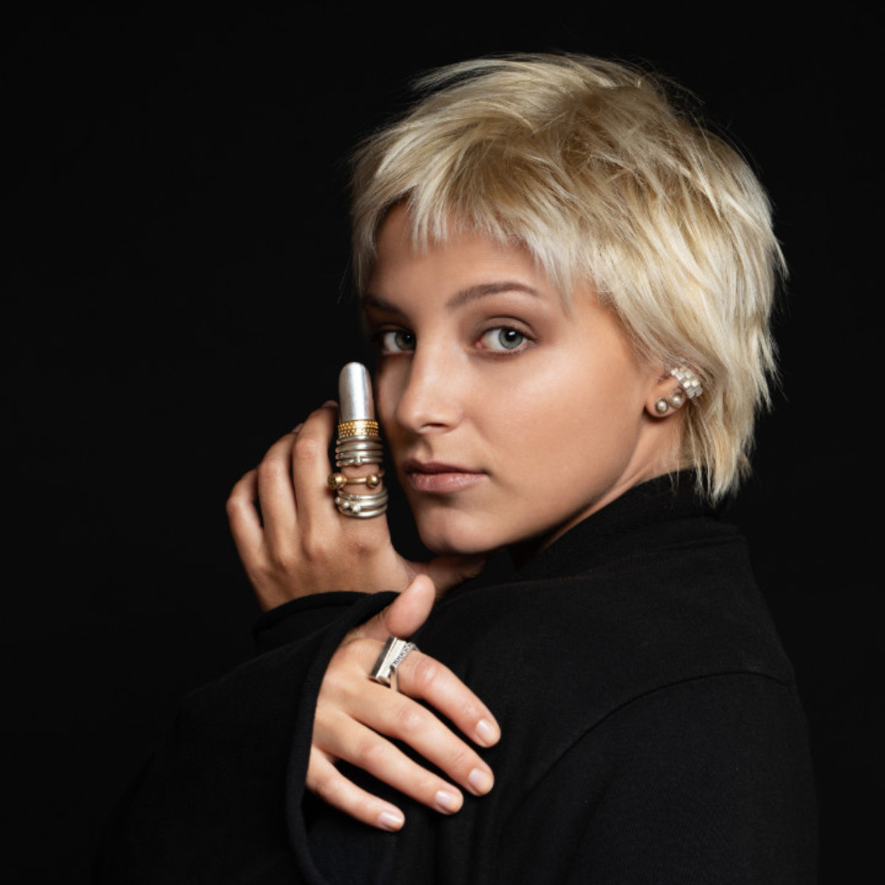 : Na hraně portrétu