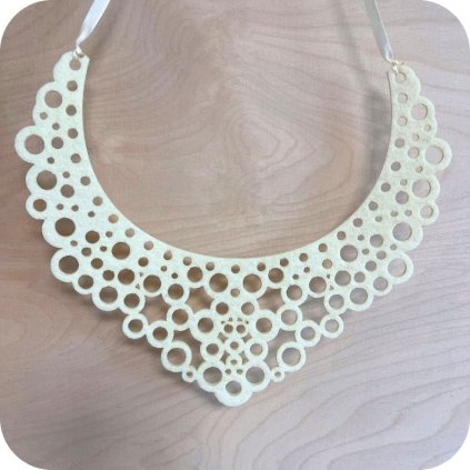 Plstěný Náhrdelník Krémový