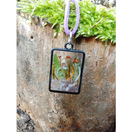 Náhrdelník s ametystem a houbičkami