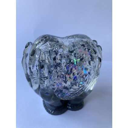 Srdce v dlaních s tekutým jádrem 3