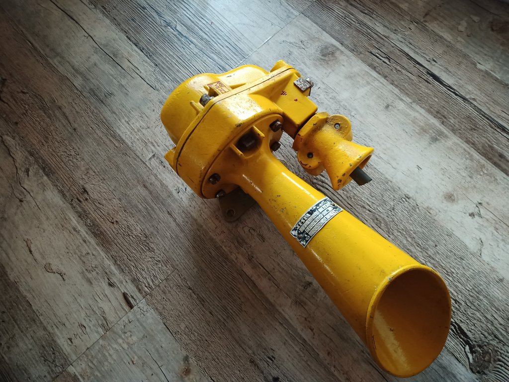 Vintage starožitný klakson Houkačka siréna TESLA 3FE 601 C6