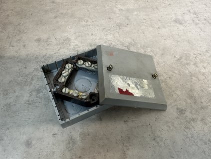 Lištová krabice, svorkovnice, víčko ABB 6481-14 s věnečkem