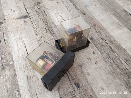 Relé RP 90 RP 92 24V / 48V/ 110V / 220V 50 Hz 2-3P 3P 4P spínání kontaktů RP92