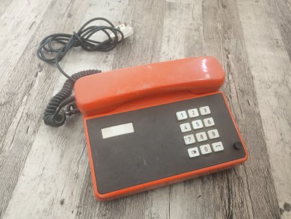 Retro pevný telefon - starý stolní  TESLA - Stropkov oranžový