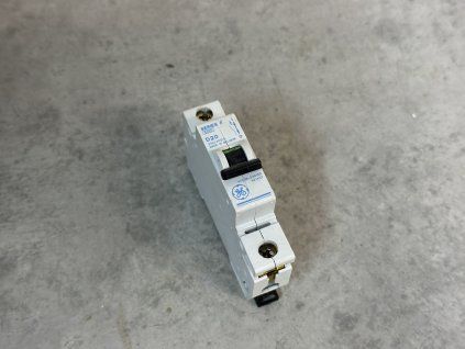 1F jednofázový jistič GE General Electric Series E MCB