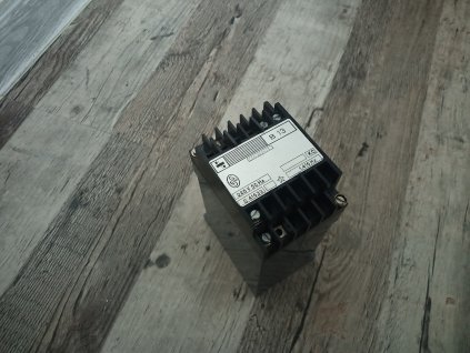 Impulzní relé B 13 220V 50HZ KC